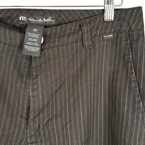 Travis Mathew Mens 30 Pinstripe Golf Shorts Brown Performance Stretch Casual
